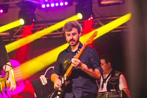 Show noturno — vocalistas